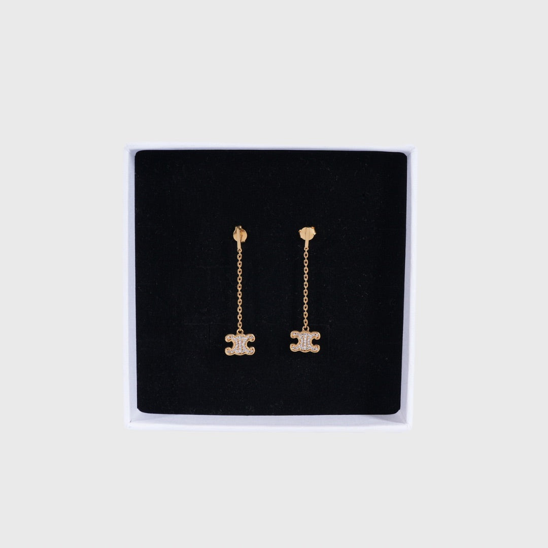 CELINE｜JEWERLY (TRIOMPHE FRAME LARGE EARRINGS IN BRASS CELINE TRIOMPHE LARGE HOOPS IN BRASS WITH GOLD FINISH GOLD