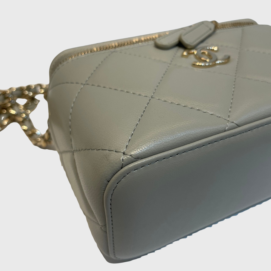 Chanel Vanity Lambskin Grey WG