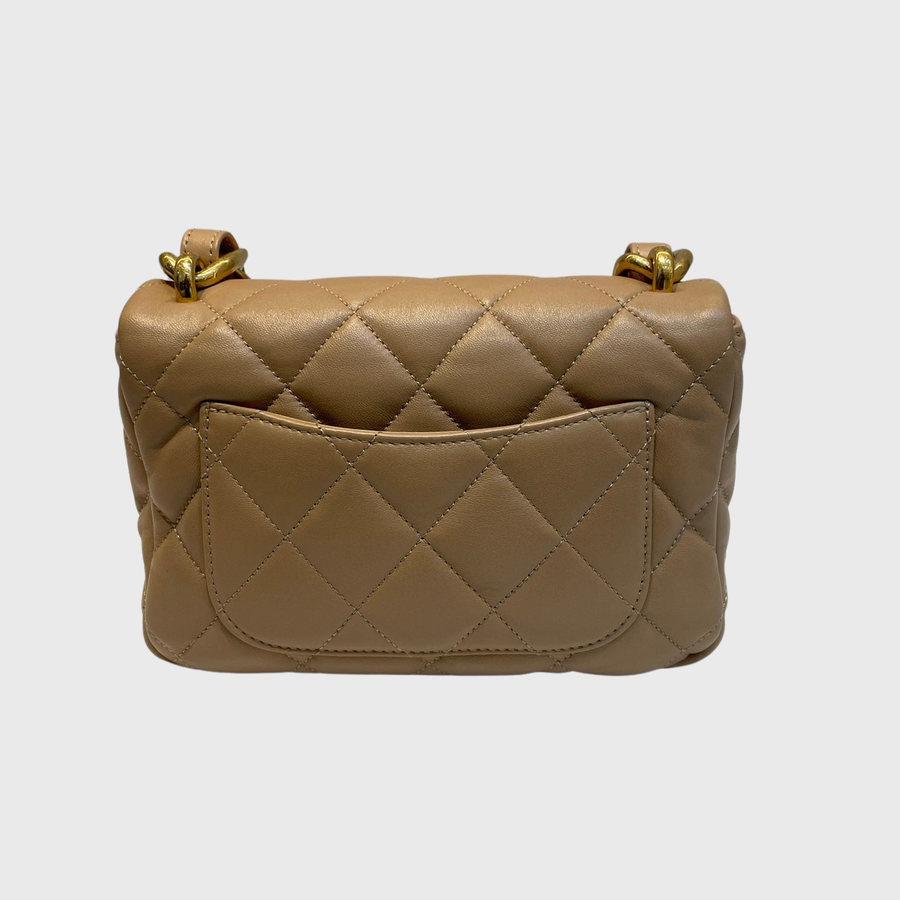 Chanel Flapbag Lambskin Beige GHW