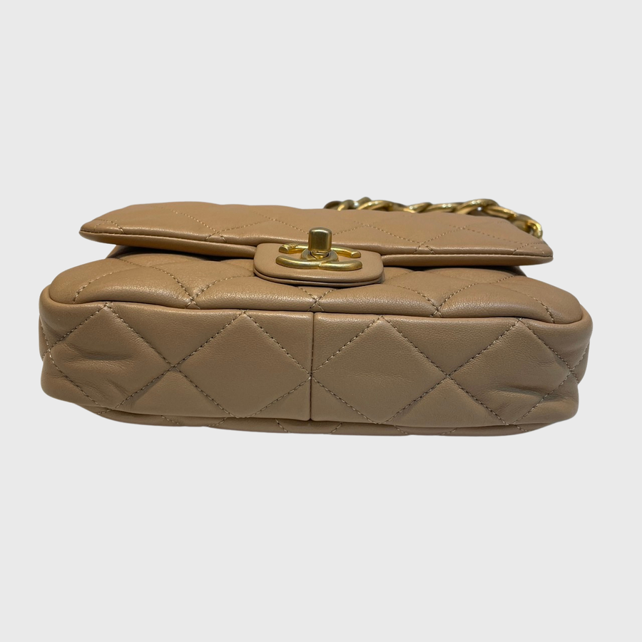 Chanel Flapbag Lambskin Beige GHW