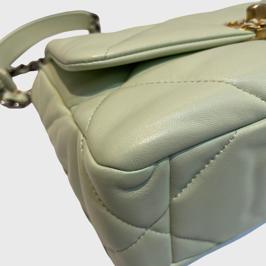 Chanel 19 Flap Bag Calfskin Green GHW