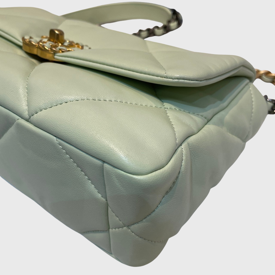 Chanel 19 Flap Bag Calfskin Green GHW