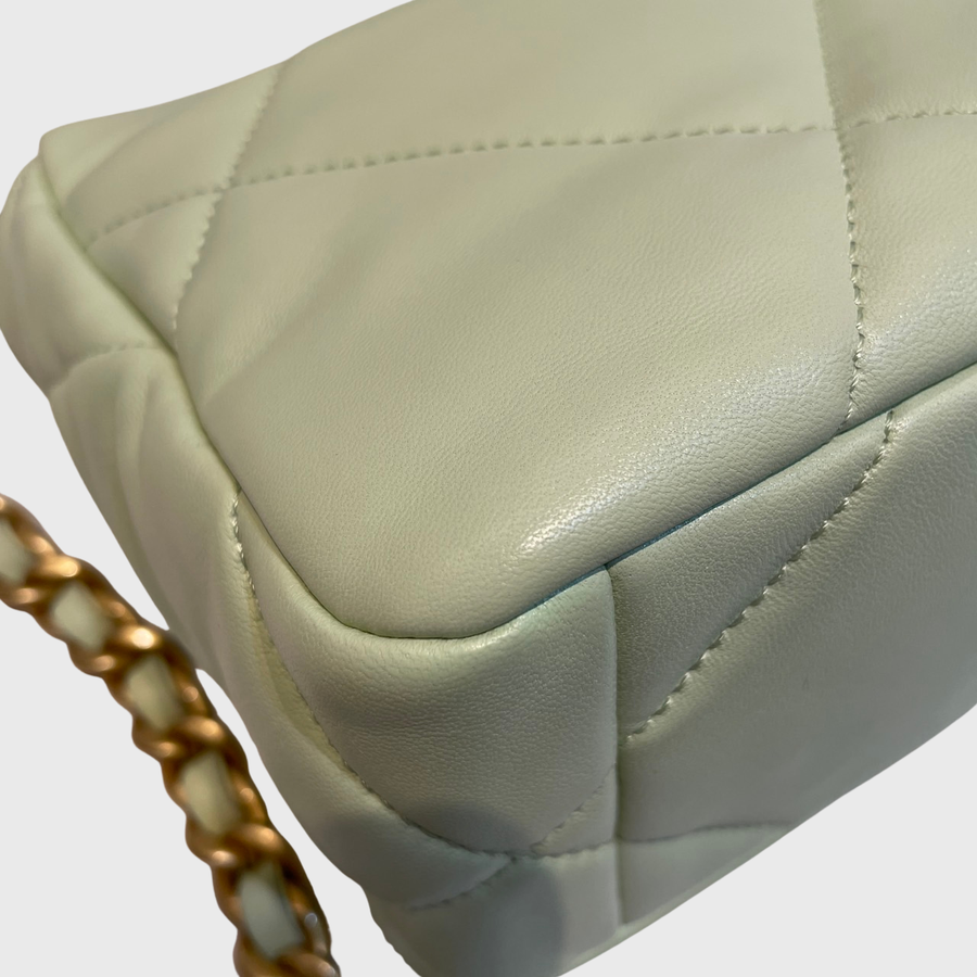 Chanel 19 Flap Bag Calfskin Green GHW