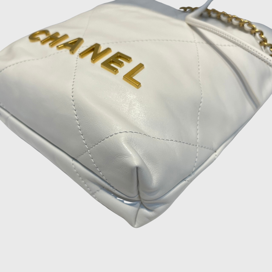 Chanel 22 Tote Bag Calfskin GHW