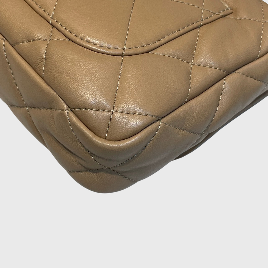 Chanel Flapbag Lambskin Beige GHW