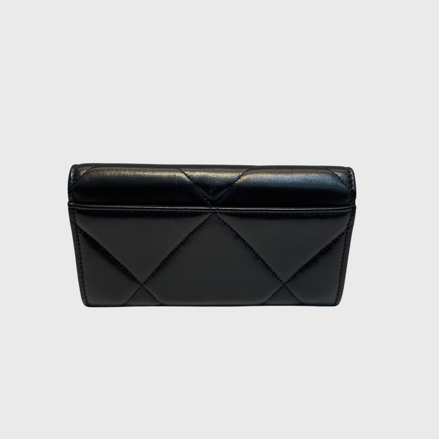 Chanel 19 Flap Wallet Lambskin Black GHW