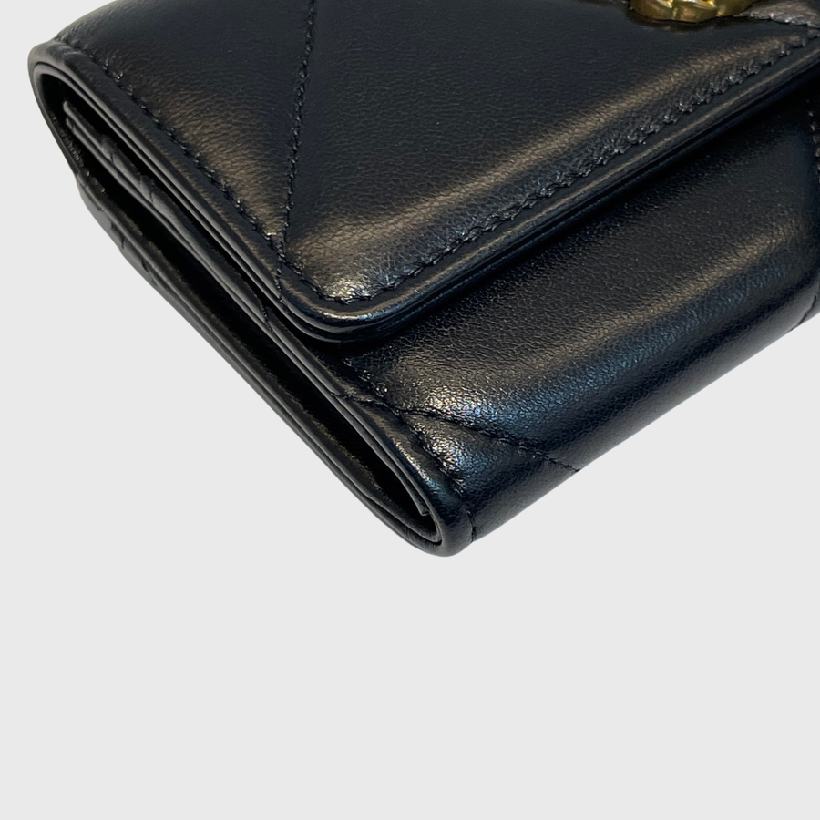 Chanel 19 Flap Wallet Lambskin Black GHW