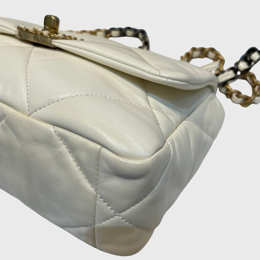 Chanel 19 Flap Bag Lambskin White GHW