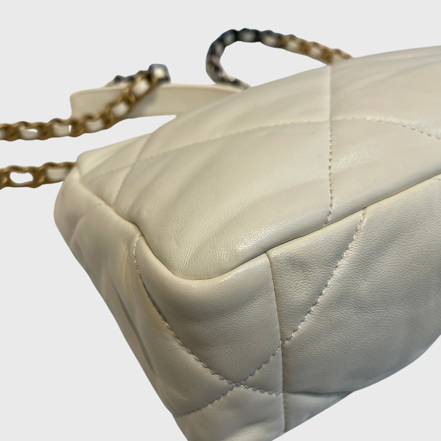 Chanel 19 Flap Bag Lambskin White GHW