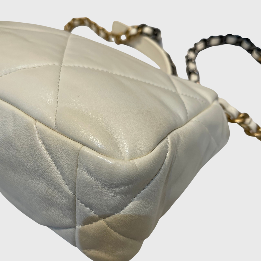 Chanel 19 Flap Bag Lambskin White GHW