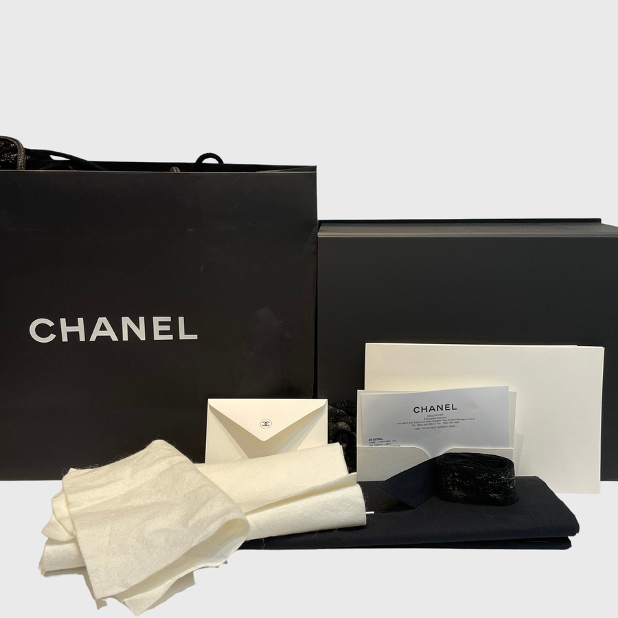 Chanel 19 Flap Bag Lambskin White GHW