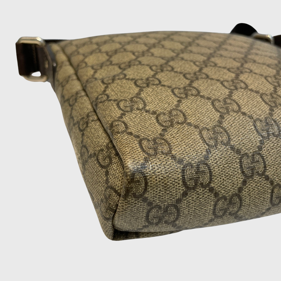 Gucci GG Suprame Messenger Canvas Brown SHW