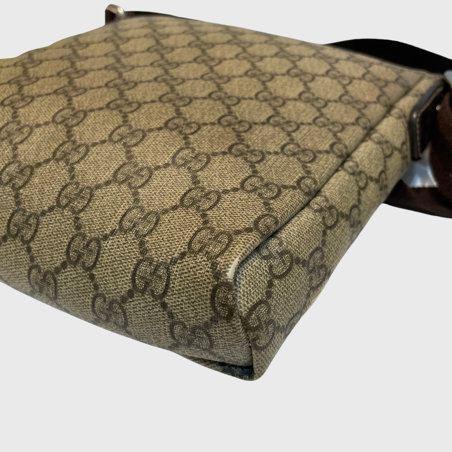 Gucci GG Suprame Messenger Canvas Brown SHW