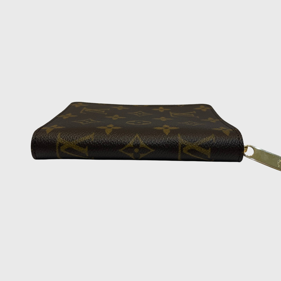Louis Vuitton Passport Canvas Monogram GHW