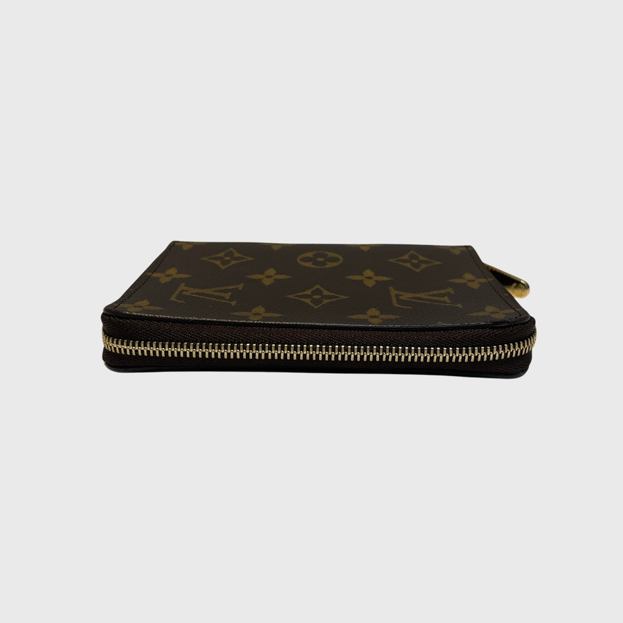 Louis Vuitton Passport Canvas Monogram GHW