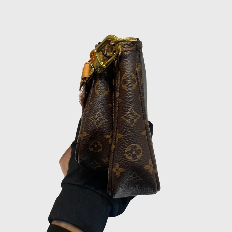 Louis Vuitton Multi Pochette Accessoires Leather Monogram GHW