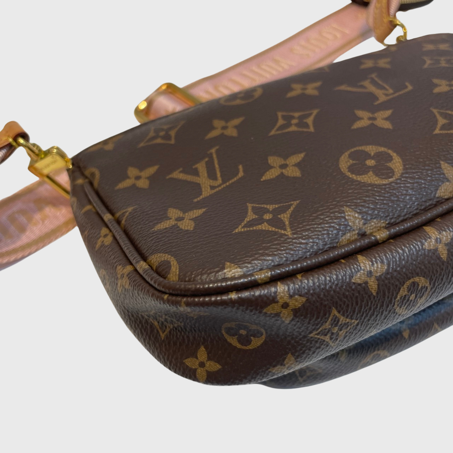 Louis Vuitton Multi Pochette Accessoires Leather Monogram GHW