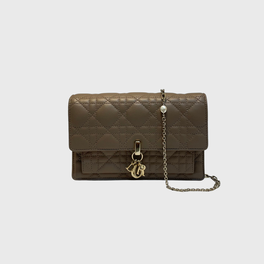 Christian Dior Daily Pouch With Chain Lambskin Beige White GHW
