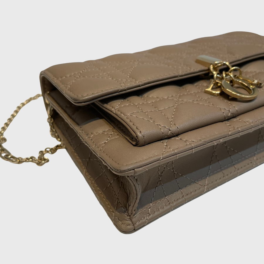 Christian Dior Daily Pouch With Chain Lambskin Beige White GHW