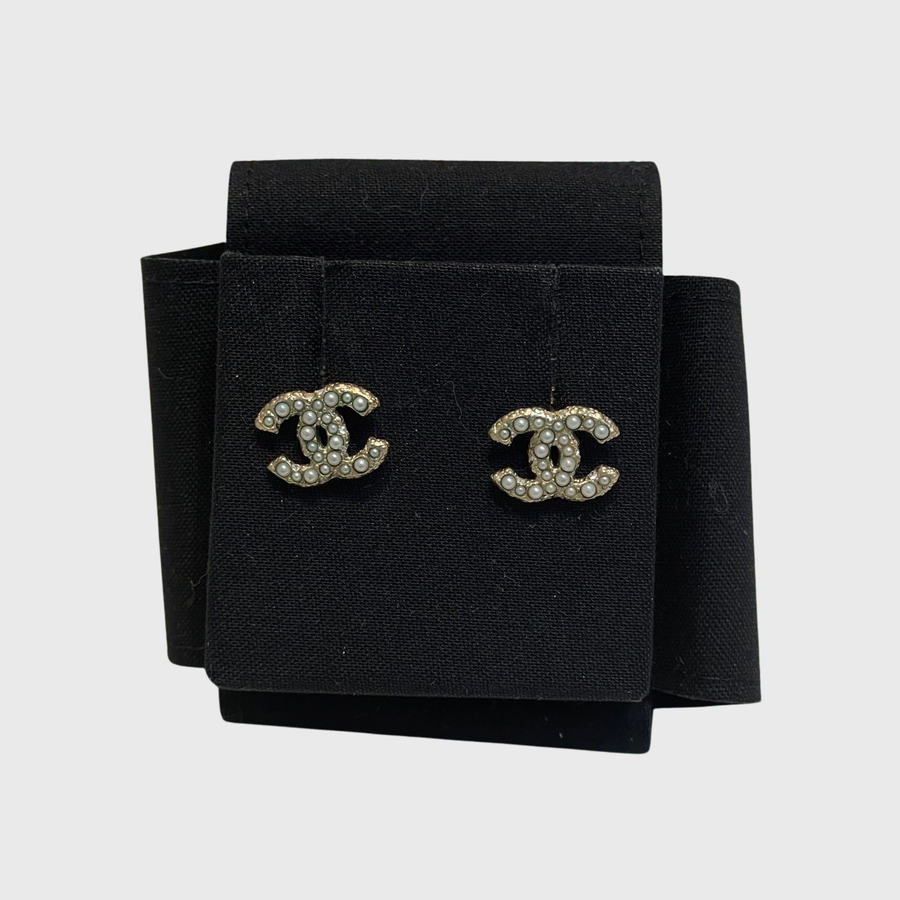 Chanel CC Small Pearl Earrings Gold GHW