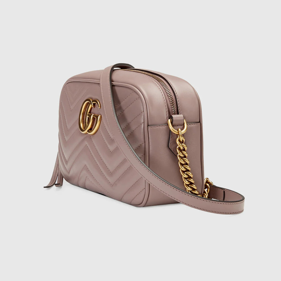 Gucci GG Marmont กระเป๋าสะพายmatelasséใบเล็กสีชมพูฝุ่น 